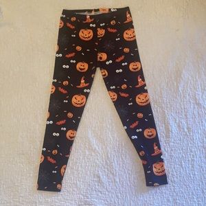 Halloween leggings, size large! ♥️♥️Make me an offer♥️♥️